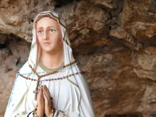 المسبحة الورديّة… التعبير العمليّ عن الروحانيّة المريميّة