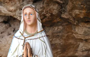 المسبحة الورديّة… التعبير العمليّ عن الروحانيّة المريميّة مصدر الصورة: Arthur Sarradin/Shutterstock