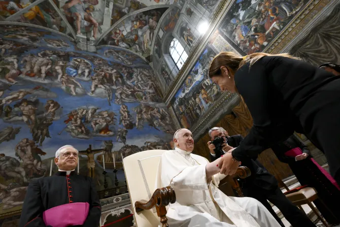 البابا فرنسيس يلتقي الفنانين في كابيلا سيستينا