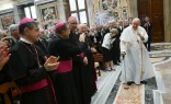 البابا فرنسيس يلتقي اليوم أعضاء مؤسسة «السنة المئة» الحبريّة في الفاتيكان
