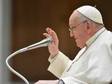 رافق الرقم 13 البابا فرنسيس منذ طفولته