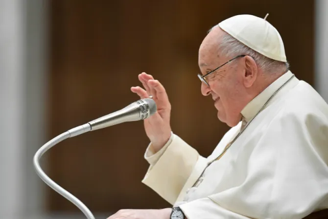 رافق الرقم 13 البابا فرنسيس منذ طفولته