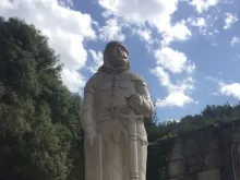 تمثال مار شليطا في الدير الذي يحمل اسمه في القبيّات، لبنان