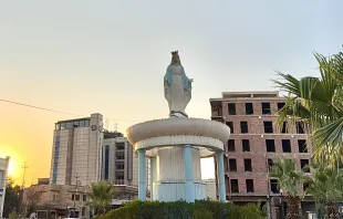 تمثال السيّدة عند مدخل عنكاوا مصدر الصورة: آسي مينا