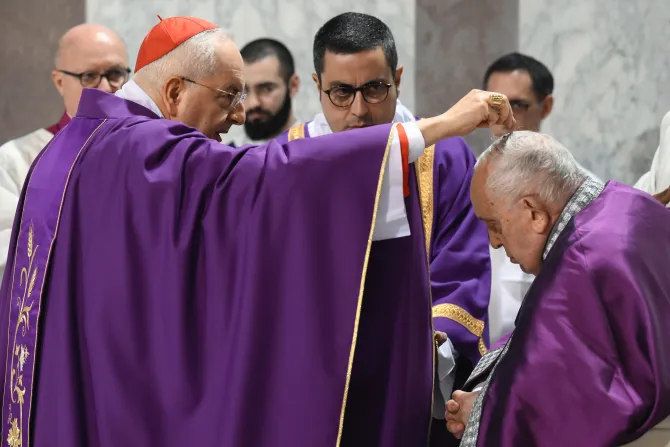 البابا فرنسيس يترأّس قدّاس أربعاء الرماد في بازيليك القدّيسة سابينا-روما