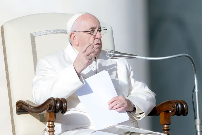 البابا يلقي كلمته خلال المقابلة العامّة الأسبوعيّة
