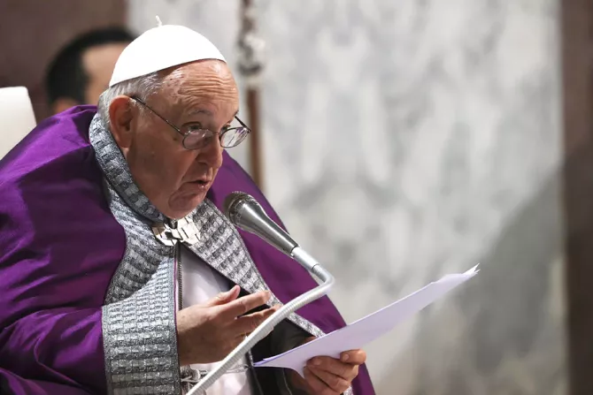 البابا فرنسيس يترأس الذبيحة الإلهيّة في روما بمناسبة أربعاء الرماد