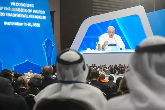 البابا يلقي كلمته في المؤتمر السابع لقادة الأديان العالميّة والتقليديّة
