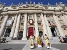 البابا لاوون الرابع عشر يعلن قداسة كارلو أكوتيس وبيير جورجيو فراسّاتي في قدّاس احتضنته ساحة القدّيس بطرس الفاتيكانيّة يوم الأحد الماضي 7 سبتمبر/أيلول 2025