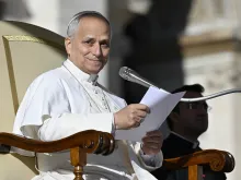 البابا لاوون الرابع عشر في خلال المقابلة العامة الأسبوعيّة في ساحة القدّيس بطرس الفاتيكانيّة في العاشر من ديسمبر/كانون الأوّل الماضي