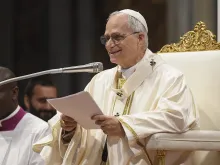 البابا لاوون الرابع عشر يحتفل بالذبيحة الإلهيّة يوم 15 يونيو/حزيران 2025 في بازيليك القدّيس بطرس الفاتيكانيّة بمناسبة يوبيل الرياضة