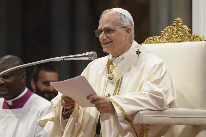 البابا لاوون الرابع عشر يحتفل بالذبيحة الإلهيّة يوم 15 يونيو/حزيران 2025 في بازيليك القدّيس بطرس الفاتيكانيّة بمناسبة يوبيل الرياضة