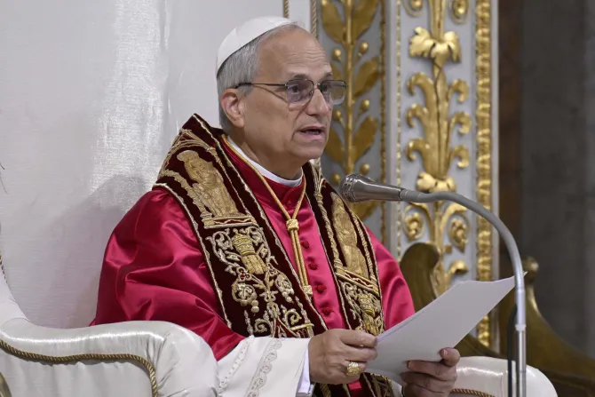 البابا لاوون الرابع عشر يزور بازيليك القدّيس بولس خارج الأسوار-روما في 20 مايو/أيّار 2025 بهدف تسلّم رئاسة المكان بعد انتخابه حبرًا أعظم