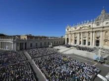 البابا لاوون الرابع عشر يُجري المقابلة العامّة الأسبوعيّة في ساحة القدّيس بطرس الفاتيكانيّة يوم 30 يوليو/تمّوز 2025