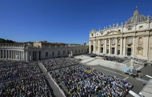 البابا لاوون الرابع عشر يُجري المقابلة العامّة الأسبوعيّة في ساحة القدّيس بطرس الفاتيكانيّة يوم 30 يوليو/تمّوز 2025 مصدر الصورة: فاتيكان ميديا