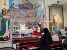 من القدّاس الإلهيّ اليوميّ في كنيسة العائلة المقدّسة للاتين في غزة