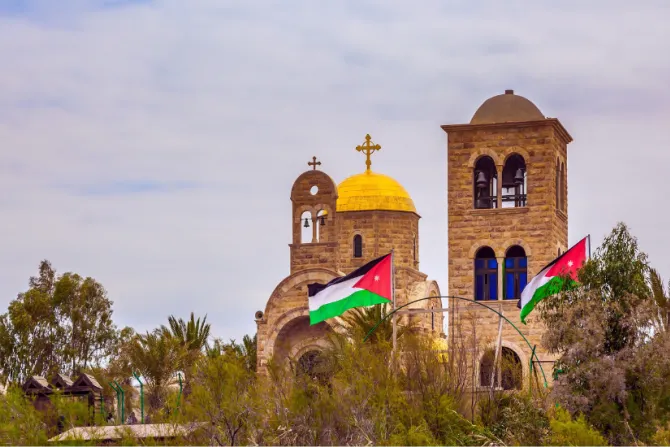 كنيسة يوحنا المعمدان في الأردن