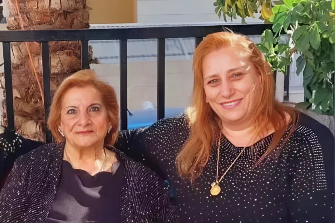 السيّدتان ناهدة وسمر اللتان نعتهما رعيّة العائلة المقدّسة في غزة