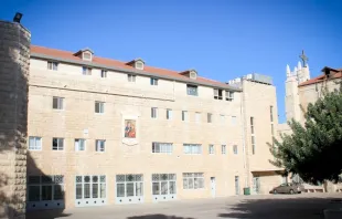 المعهد الإكليريكي للبطريركيّة اللاتينيّة في بيت جالا Provided by: lpj.org