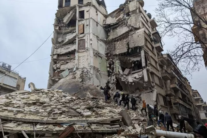 صور الدمار الذي لحق بالمباني في حلب بعد الزلزال المدمّر