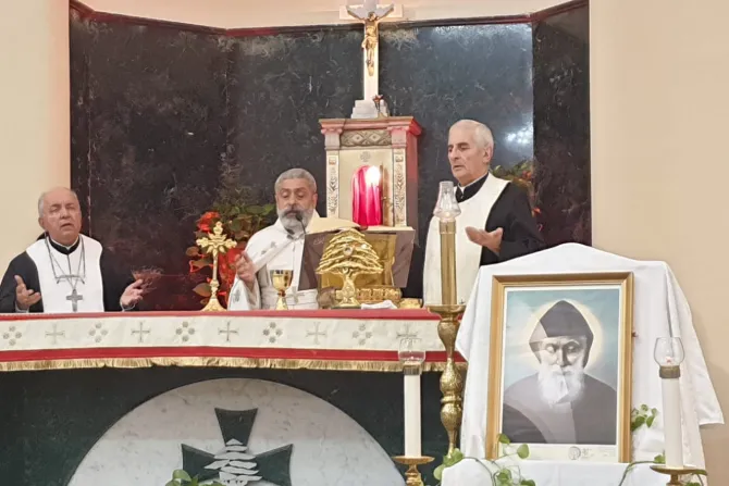 أبرشية مصر المارونية تقيم قداسًا احتفاليًّا بمناسبة عيد القديس شربل