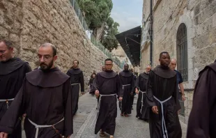 من مسيرة الصلاة في شوارع القدس القديمة مصدر الصور: حراسة الأراضي المقدّسة