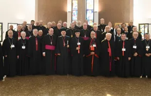 لقطة للمشاركين في اجتماع مجلس البطاركة والأساقفة الكاثوليك في لبنان مصدر الصورة: البطريركيّة المارونيّة-بكركي