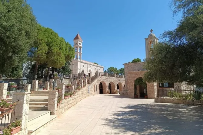 مزار سيّدة بشوات