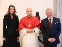 البابا لاوون الرابع عشر يستقبل الملك عبدالله والملكة رانيا في الفاتيكان اليوم