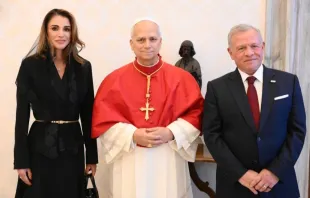 البابا لاوون الرابع عشر يستقبل الملك عبدالله والملكة رانيا في الفاتيكان اليوم مصدر الصورة: فاتيكان ميديا