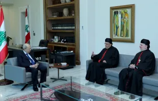 عون يلتقي المطران موسى الحاج برفقة المطران ميشال عون Provided by: Lebanese Presidency